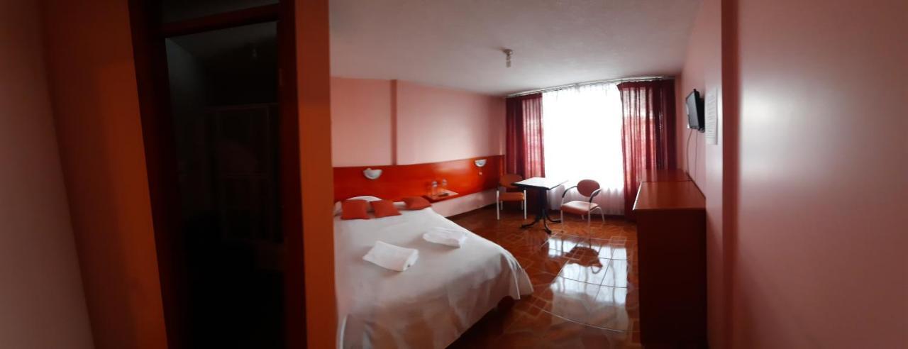 Hostal Sauna Water Palace Quito Buitenkant foto