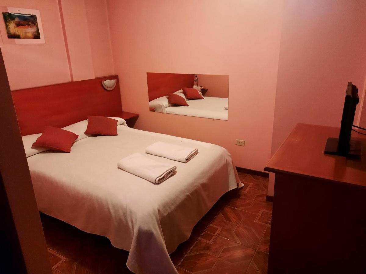 Hostal Sauna Water Palace Quito Buitenkant foto